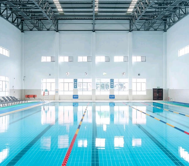 绿茵游泳中心